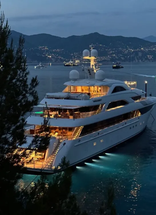 Sundowner Yacht