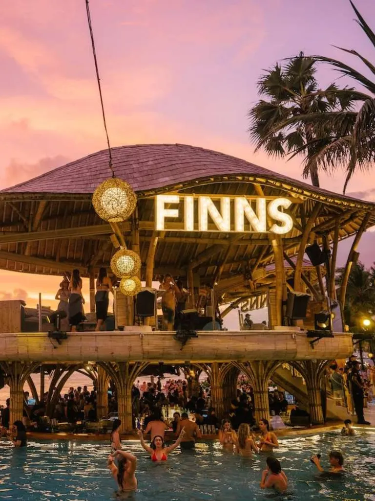 Uluwatu Temple | Zamna | Finns Beach Club