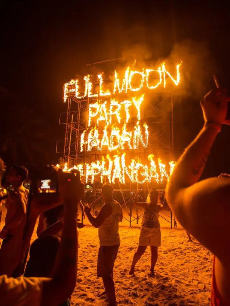 Full Moon NYE Party