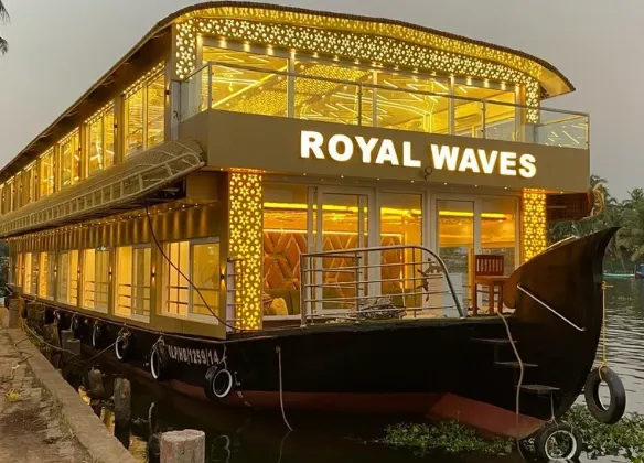 Royal Waves Houseboat, Alleppey