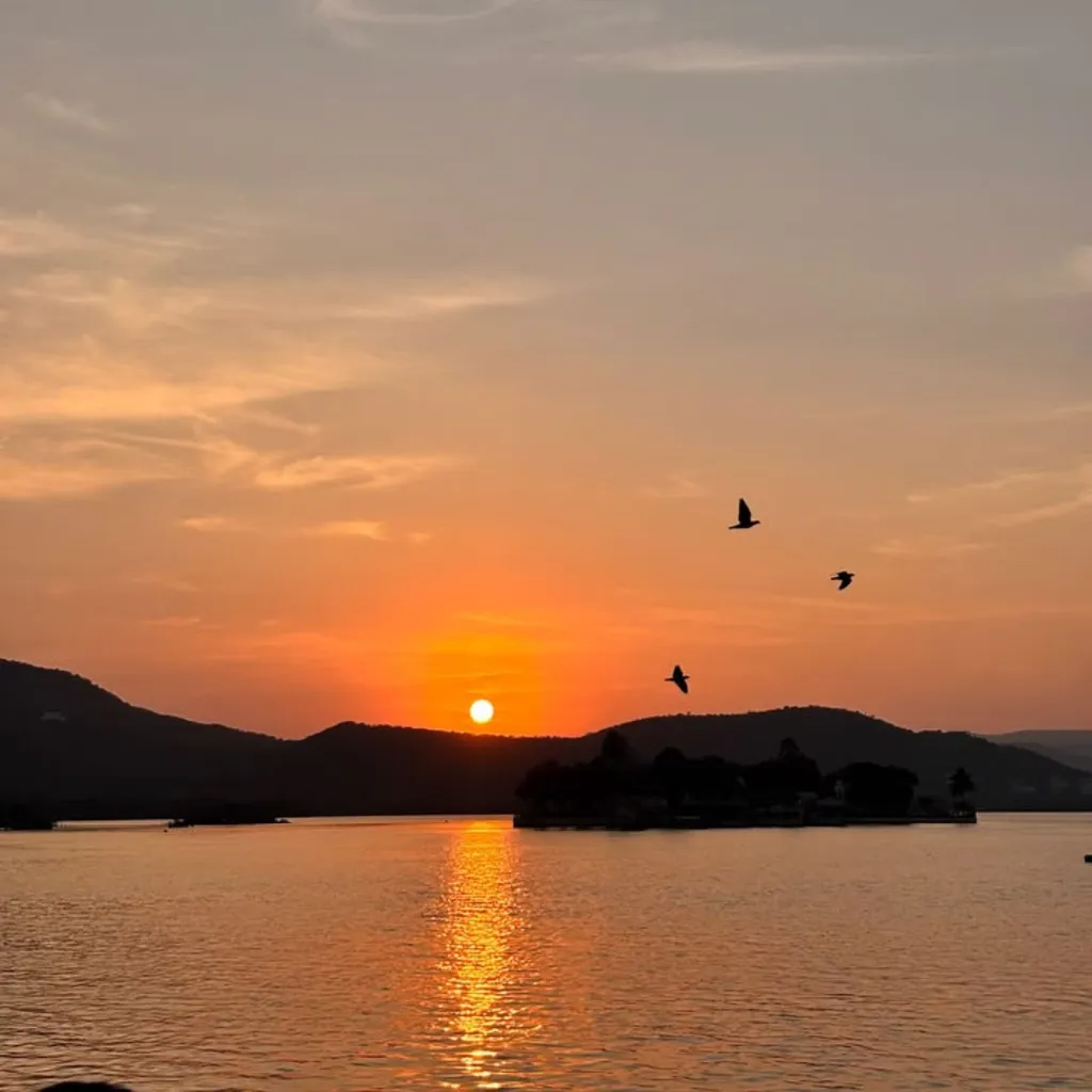 Sunrise at Jawai Dam