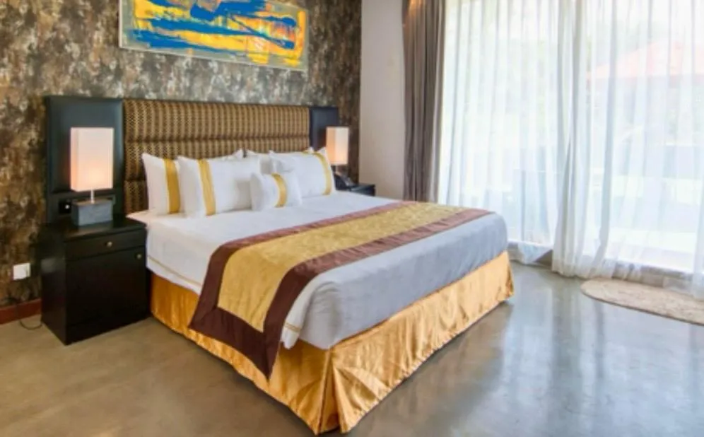 Golden Pearl, Hiriketiya